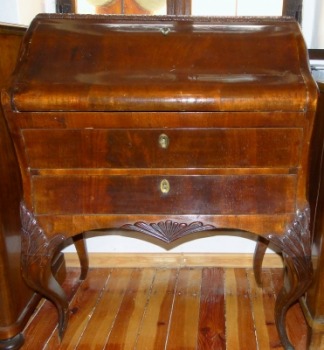 Sekretarzyk ok. 1900 r. fornir orzech