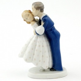 Sprzedana B&G Bing&Grondahl figurka Skradziony Pocałunek
