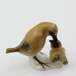 Hutschenreuther figurka ptaka karmiącego pisklę K. Tutter