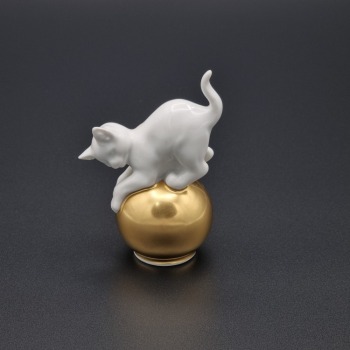 SPRZEDANY Rosenthal lata 50-te XX w Franz Nagy kotek na złotej kuli