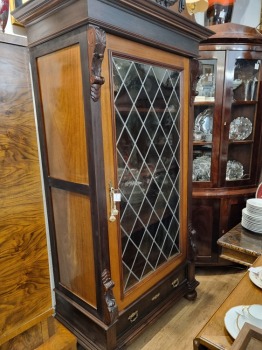 Sprzedana Biblioteka z witrażem.