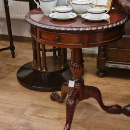 Okrągły stolik drum table koniec XIX w.
