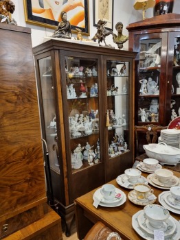 Witryna Serwantka na porcelanę i srebra