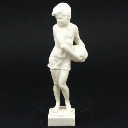 Hutschenreuther figurka Chłopiec z Piłką biskwit